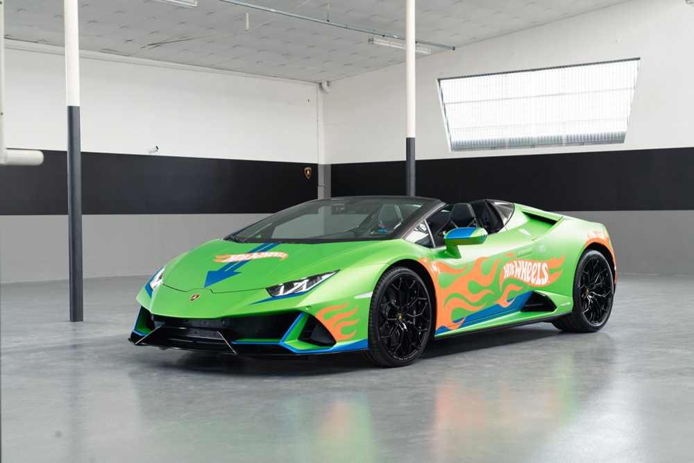 Lamborghini Huracan Supertoys by Hot Wheels