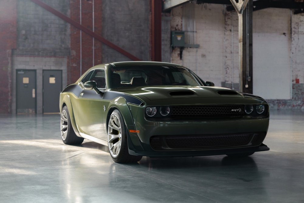 Dodge Challenger SRT Jailbreak