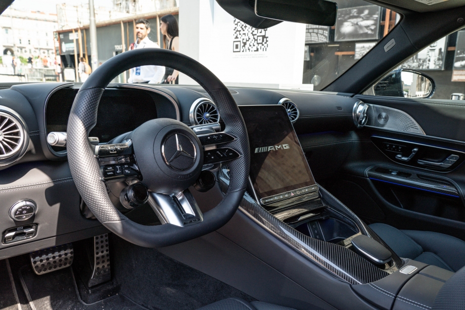 Nuova Mercedes-AMG SL 63