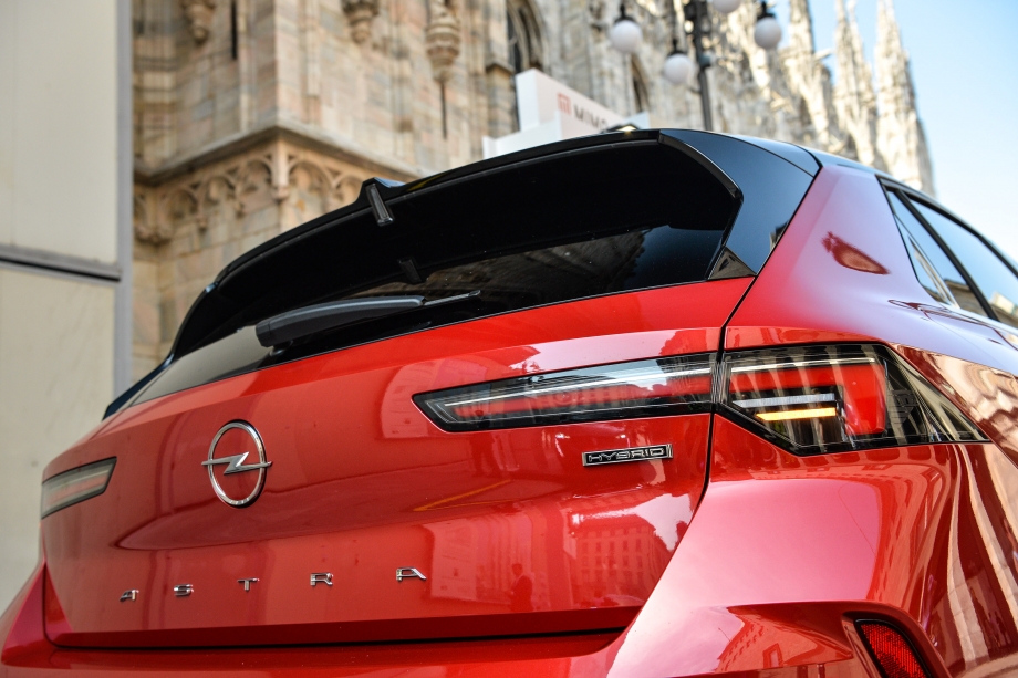Opel NUOVA ASTRA PLUG-IN HYBRID
