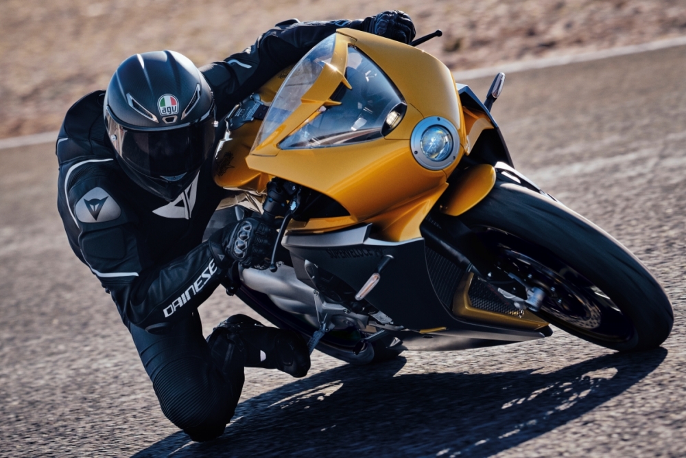 MV Agusta Superveloce 800