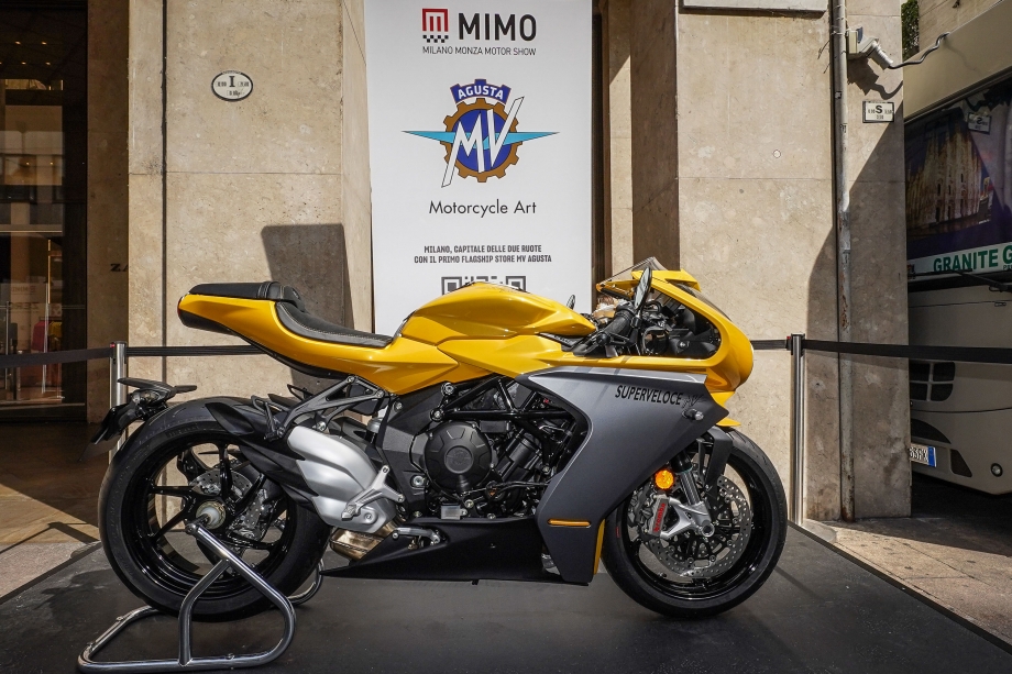 MV Agusta Superveloce 800