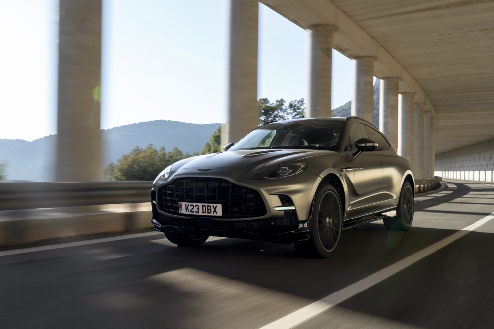 Aston Martin DBX 707