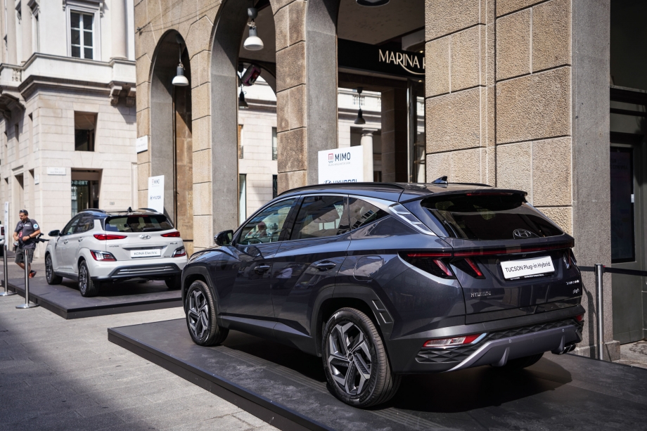 Hyundai TUCSON PHEV 1.6PHEV 4WD AT 265  (MY22) Allestimento EX+LO+DP  Colore DARK KNIGHT