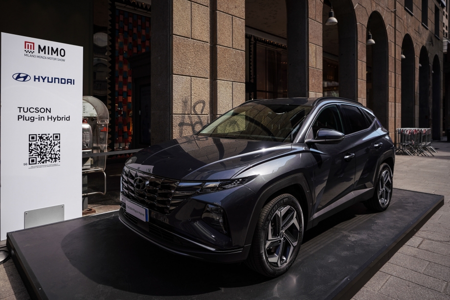 Hyundai TUCSON PHEV 1.6PHEV 4WD AT 265  (MY22) Allestimento EX+LO+DP  Colore DARK KNIGHT